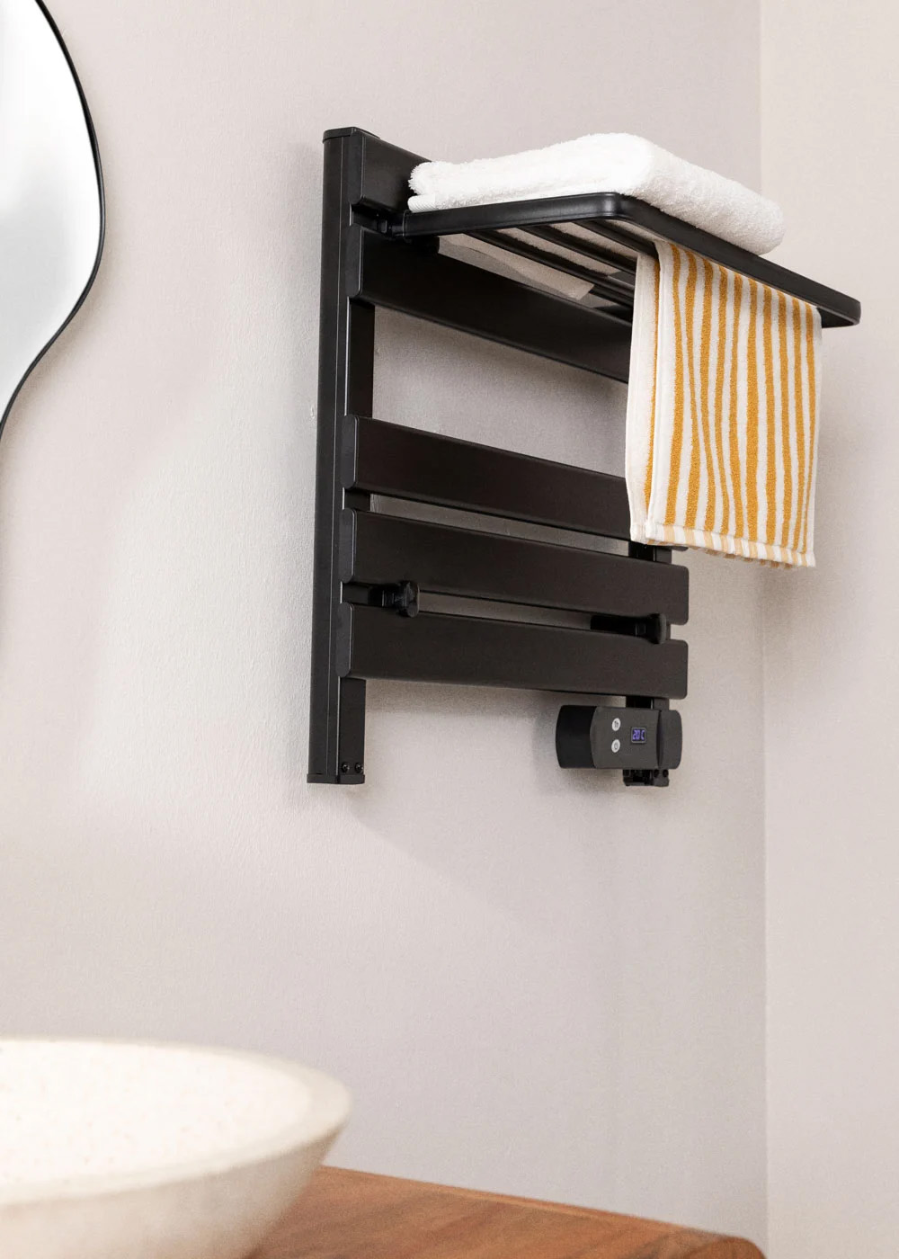Renowell 150W eco-friendly aluminum electric heated towel rail for energy saving.