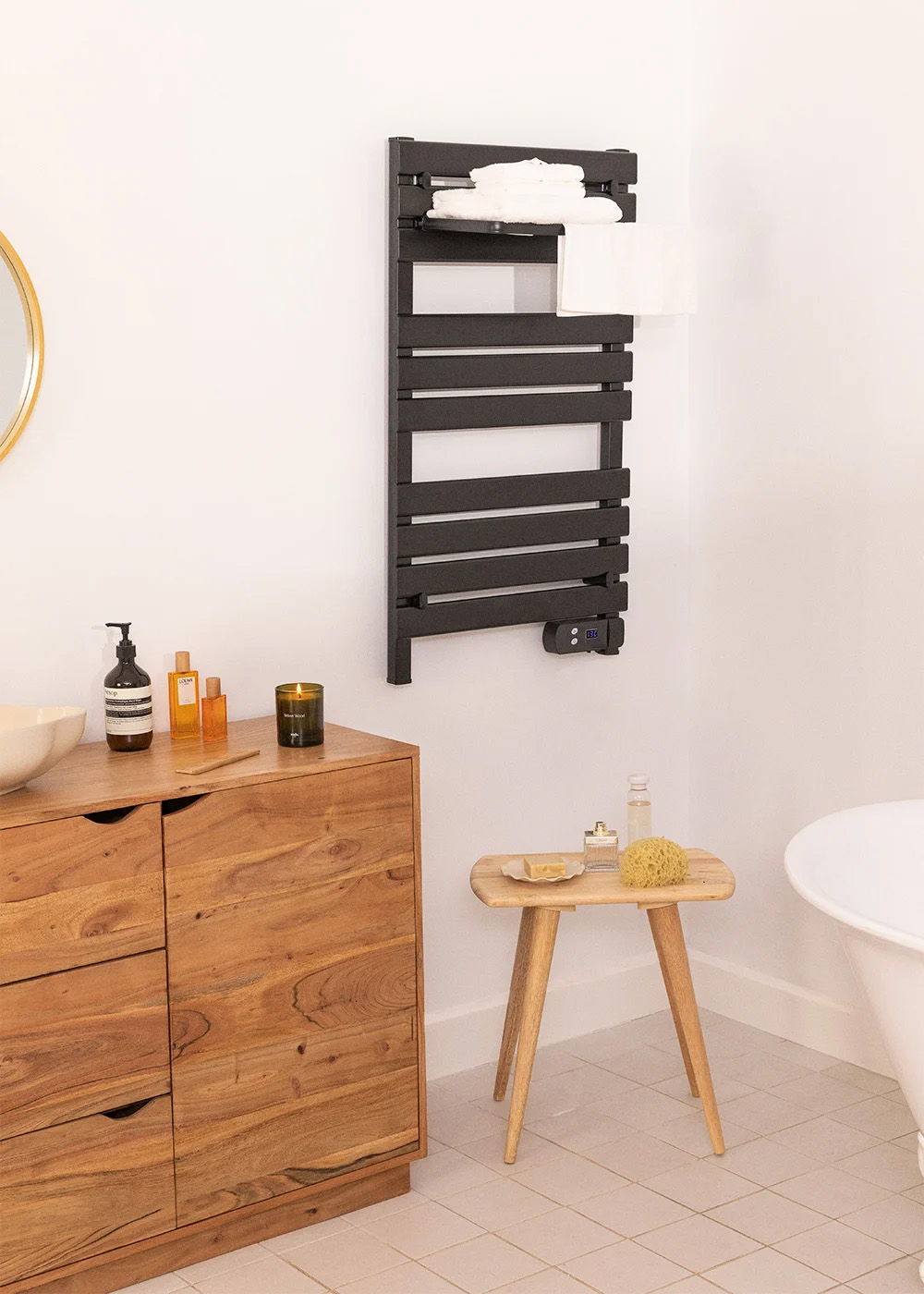 Modern White Designer Radiator in Aluminum 500W
