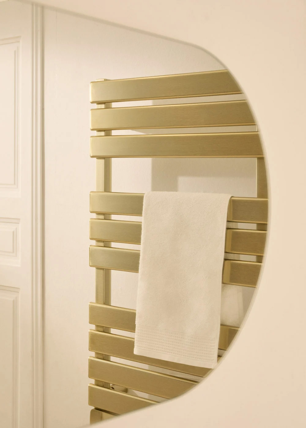 Renowell Brushed Gold Electric Towel Rail Factory Direct OEM Support